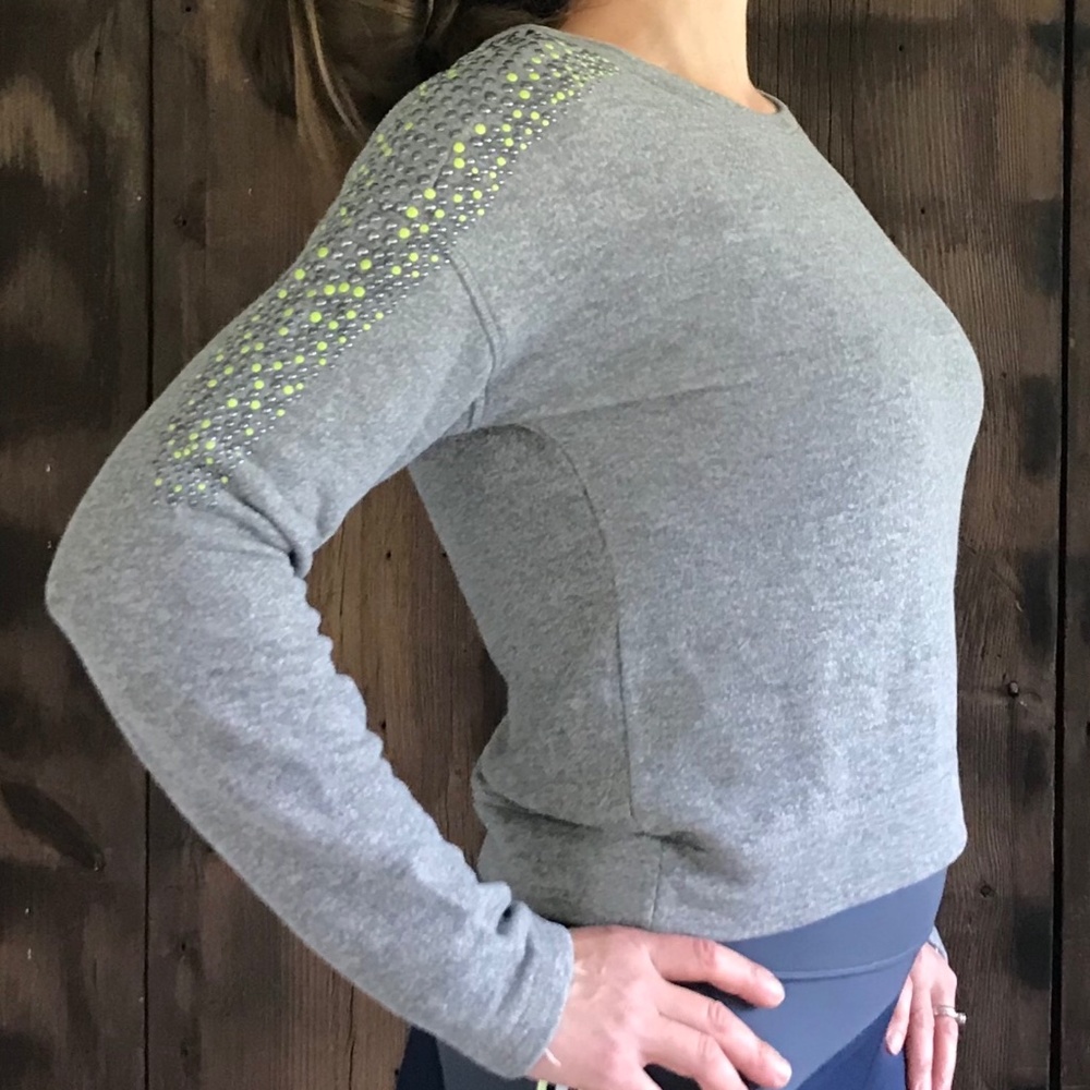 🌺5/$5!! Embellished Comfy Sweater